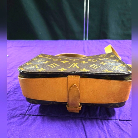 Authentic Louis Vuitton Cartouchier MM - Picture 4 of 11